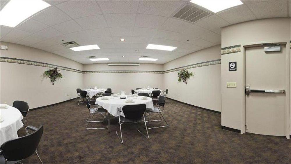 Candlewood Suites Salina By Ihg Exterior photo