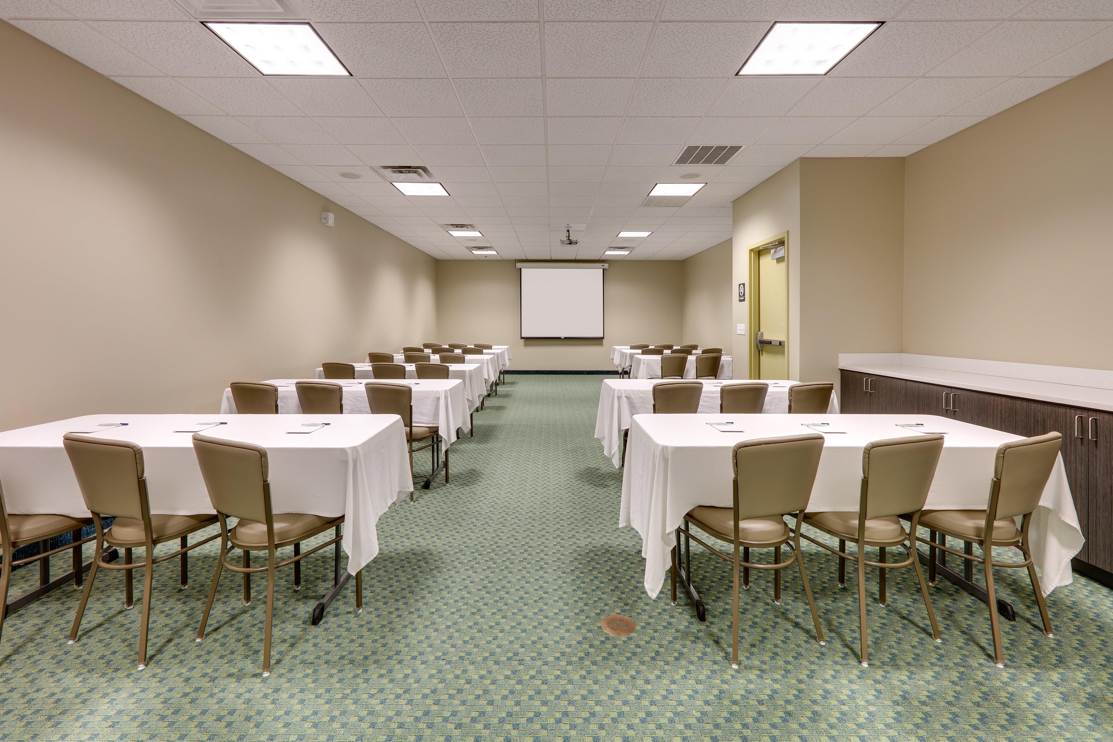 Candlewood Suites Salina By Ihg Exterior photo