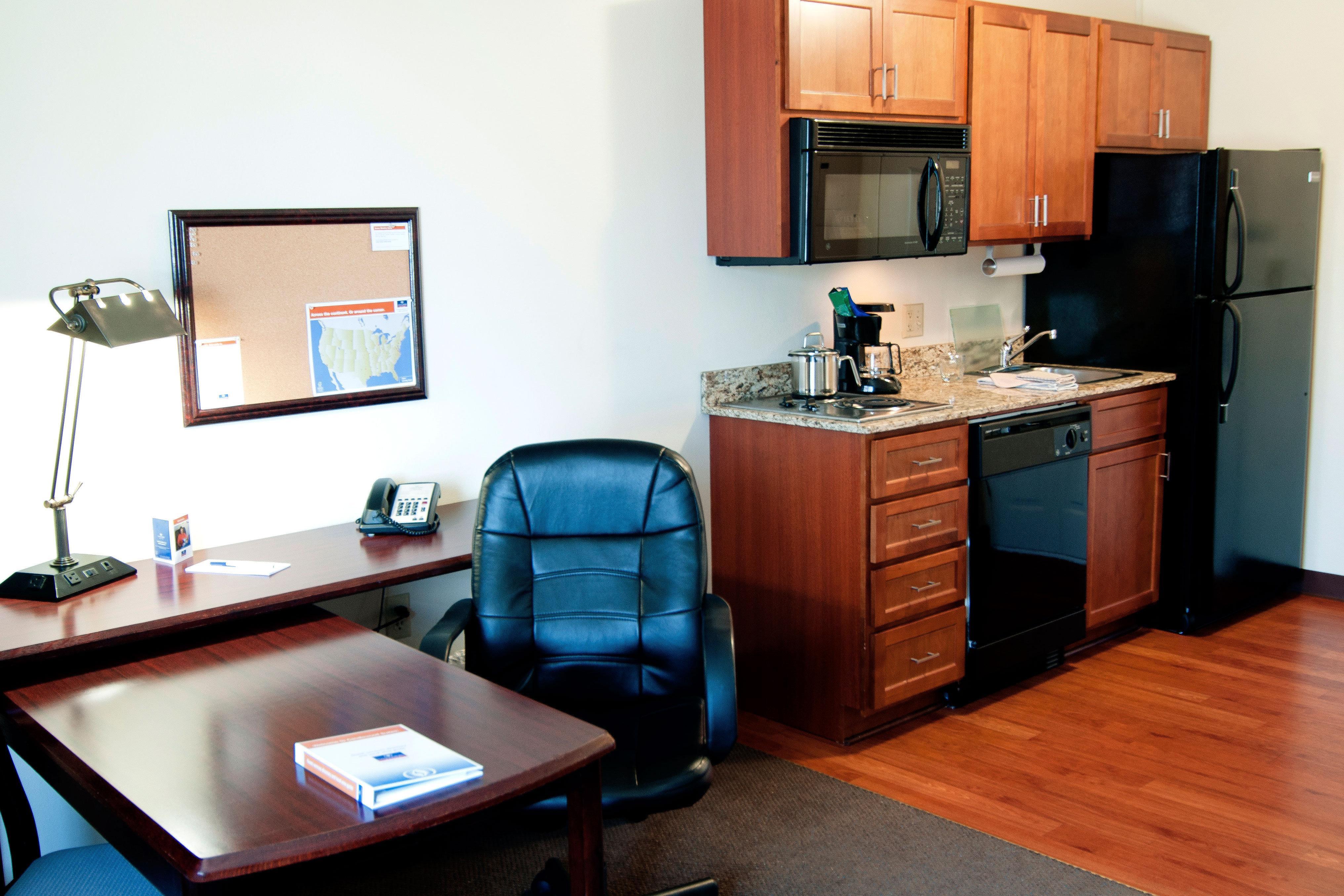 Candlewood Suites Salina By Ihg Exterior photo