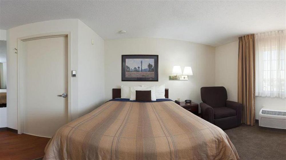 Candlewood Suites Salina By Ihg Exterior photo