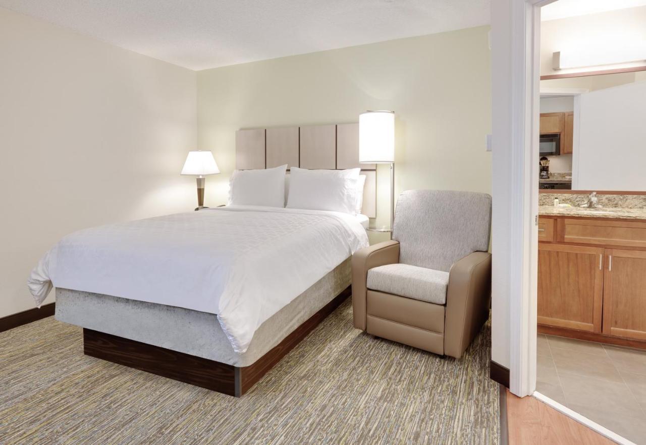 Candlewood Suites Salina By Ihg Exterior photo